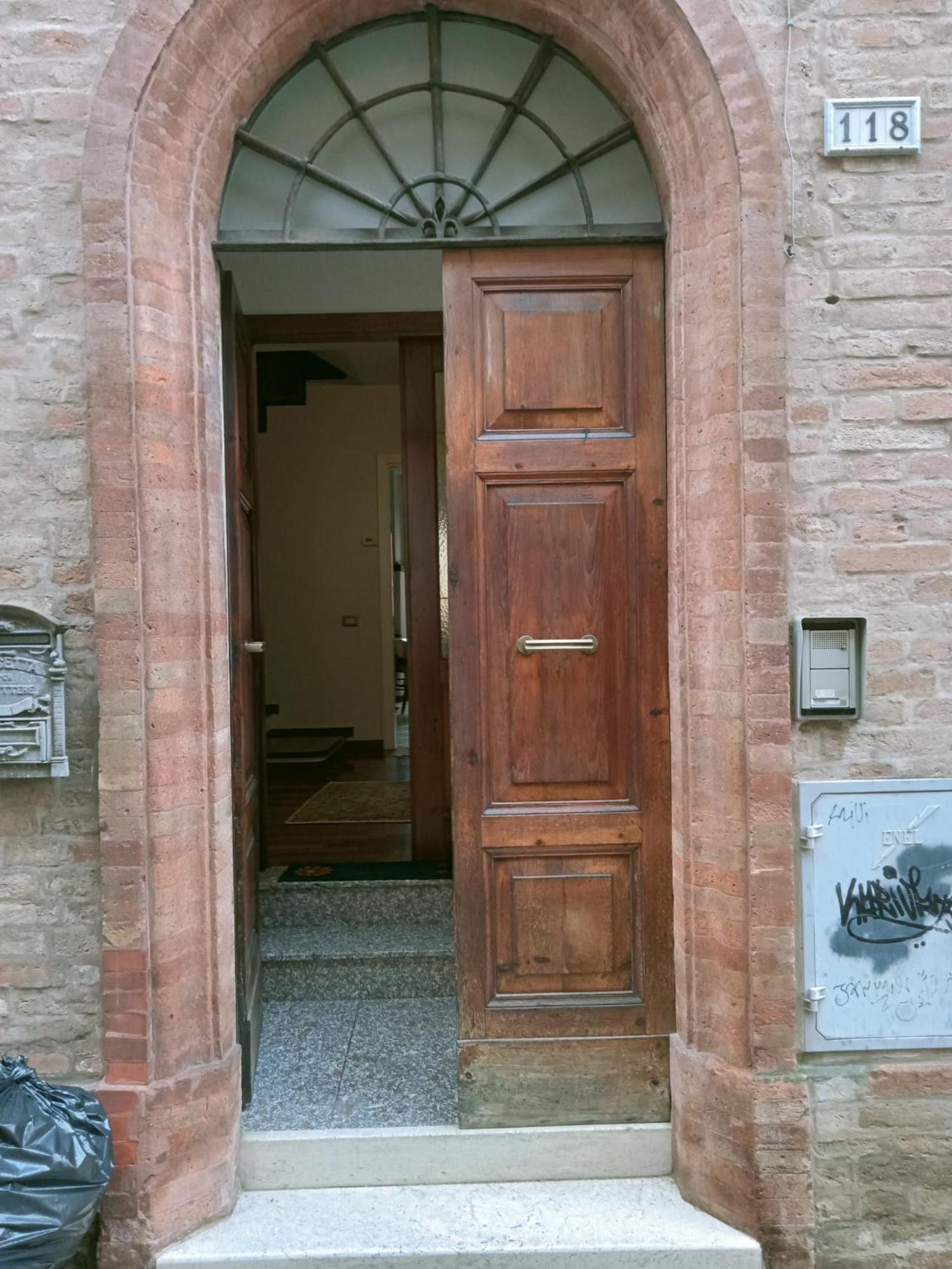 Camere Via Crispi Centro Storico Macerata Exterior photo